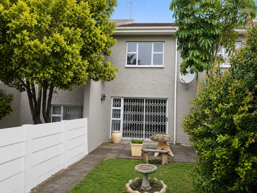 3 Bedroom Property for Sale in Amalinda North Eastern Cape